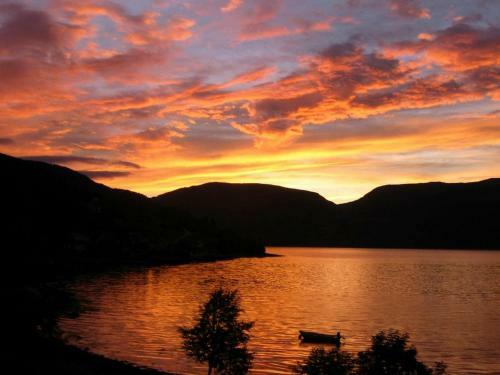 Two-bedroom Holiday Home In Utvik 2