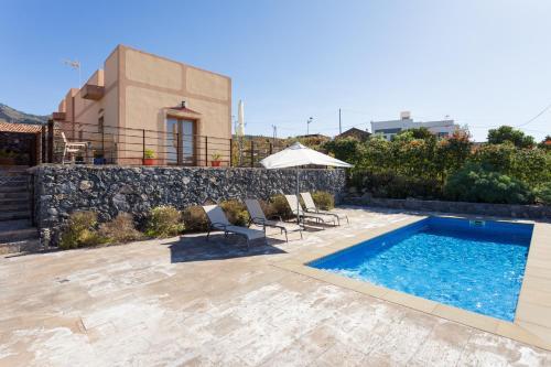Casa Erques I Y II