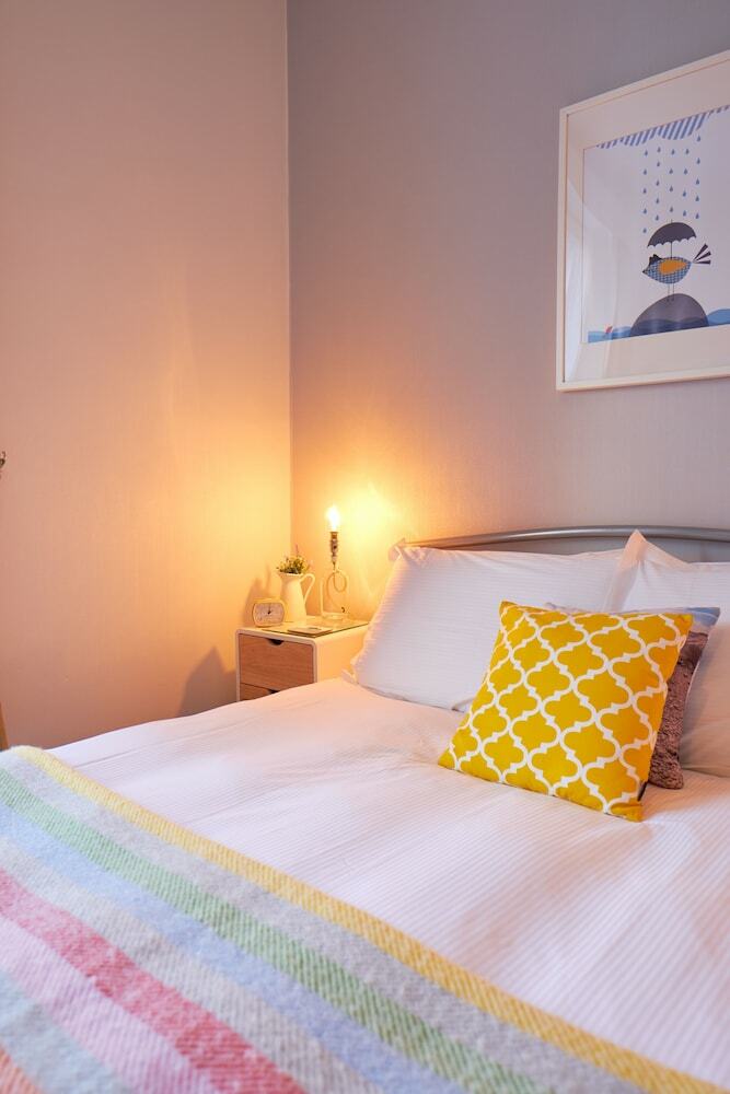 Hostal Corner Beech House