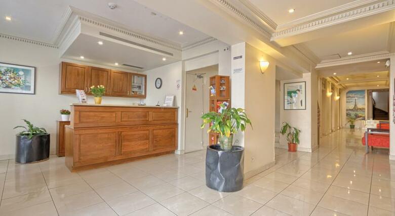 121 Paris Hotel