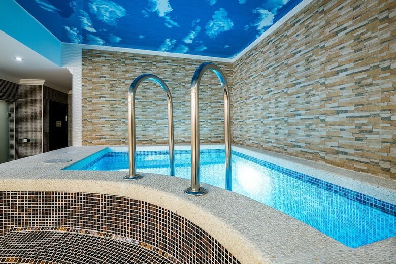 Carat Hotel