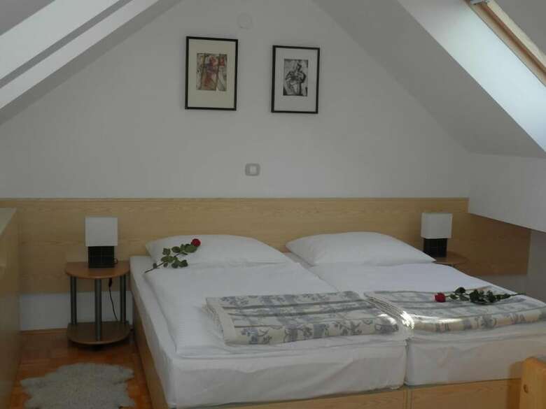 Apartments And Rooms Oliviers