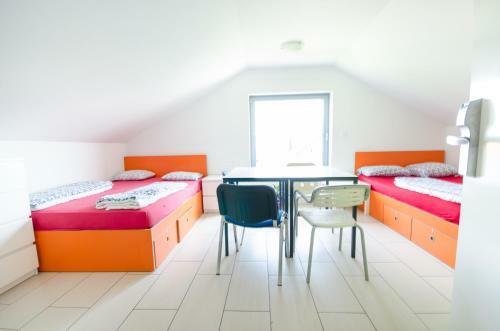 Simbol Hostel
