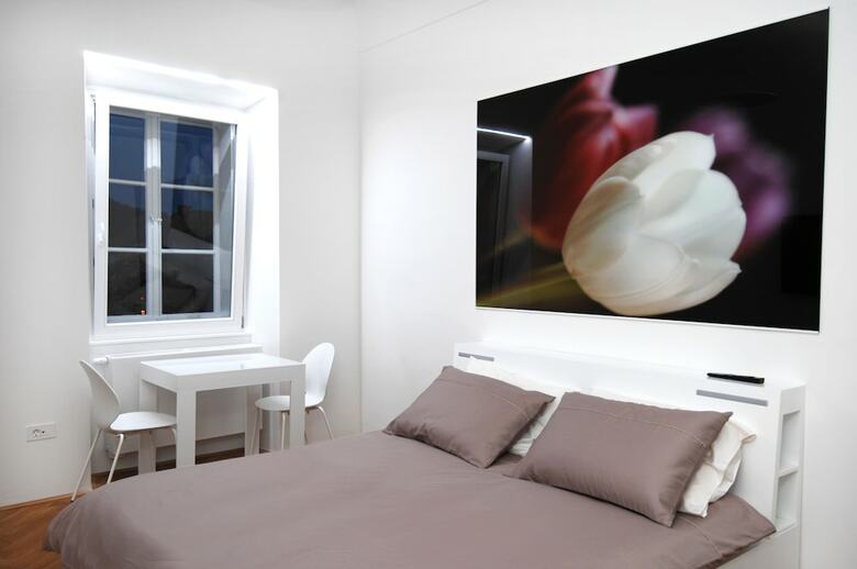 Hostal Galeria River