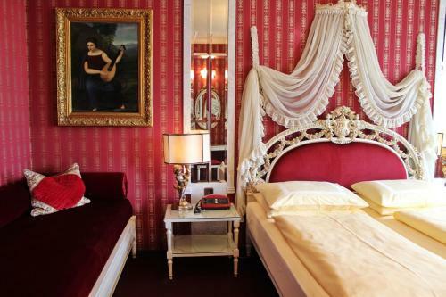 Palais Porcia Hotel