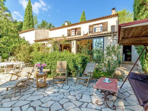 Modern Holiday Home In Le Luc With Private Pool
