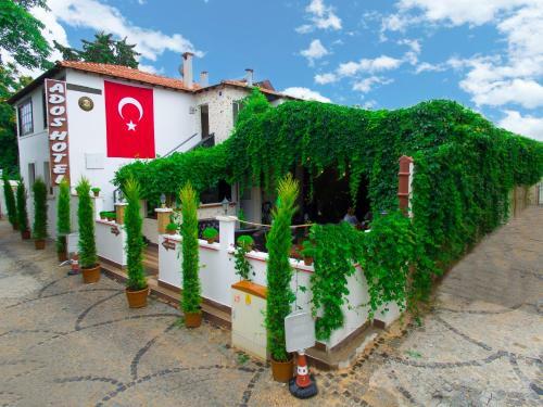 Ados Hotel