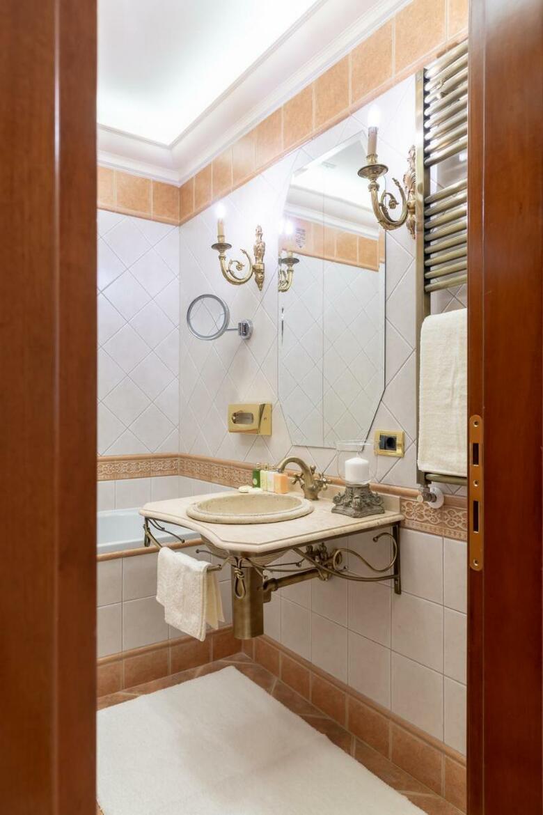 Carol Parc Hotel
