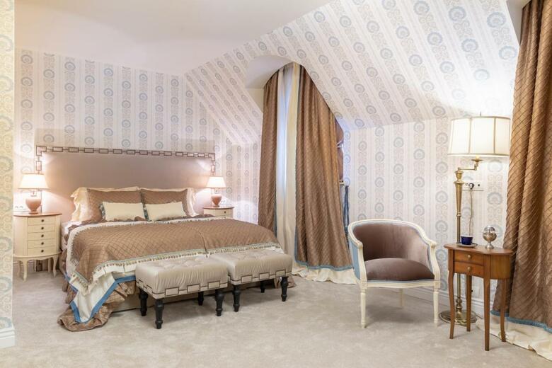 Carol Parc Hotel