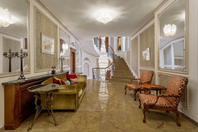 Carol Parc Hotel