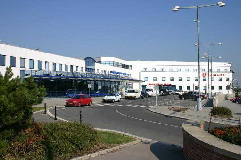 Hotel Ramada Airport