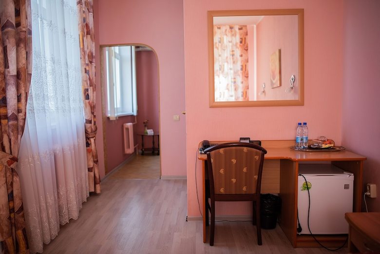 Oktyabrskaya Hotel