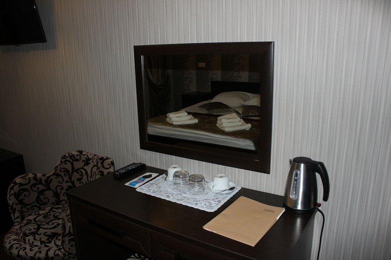 Parallel Hotel