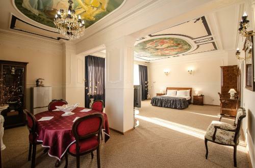 Hotel Noy