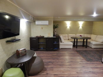 Oktyabrskaya Hotel