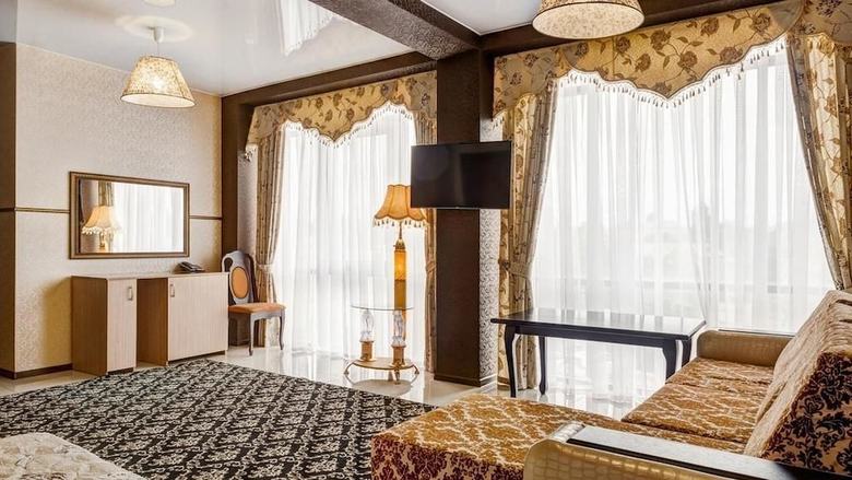 Nairi Hotel