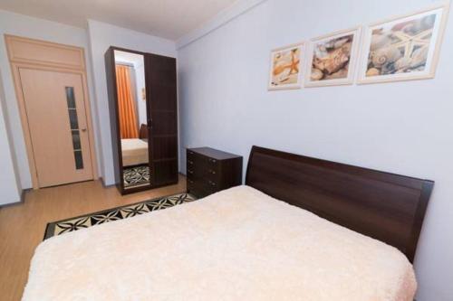 Apartment On Malysheva 1