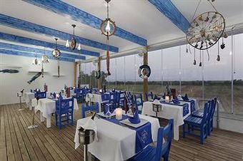 Hotel Euphoria Palm Beach Resort