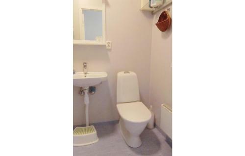 Three-bedroom Holiday Home In Storebro