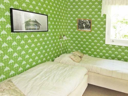 Two-bedroom Holiday Home In Valdenarsvik