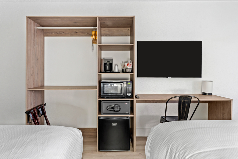 Motel Travelodge Inn & Suites
