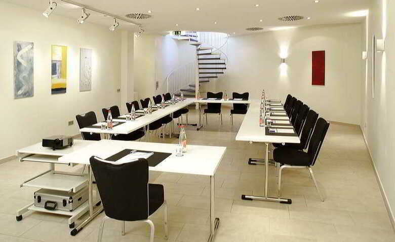 Hotel Spark By Hilton Stuttgart Sindelfingen
