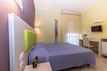 Hotel Residence Ulivi E Palme