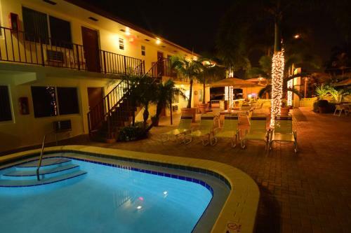Hotel Surf Side Resort