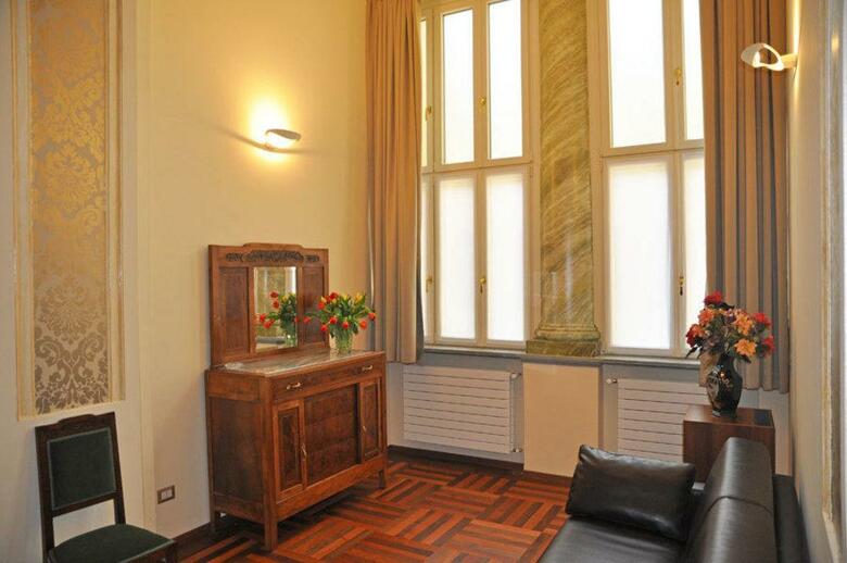 Hotel Roma E Rocca Cavour