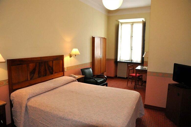 Hotel Roma E Rocca Cavour