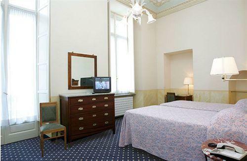 Hotel Roma E Rocca Cavour