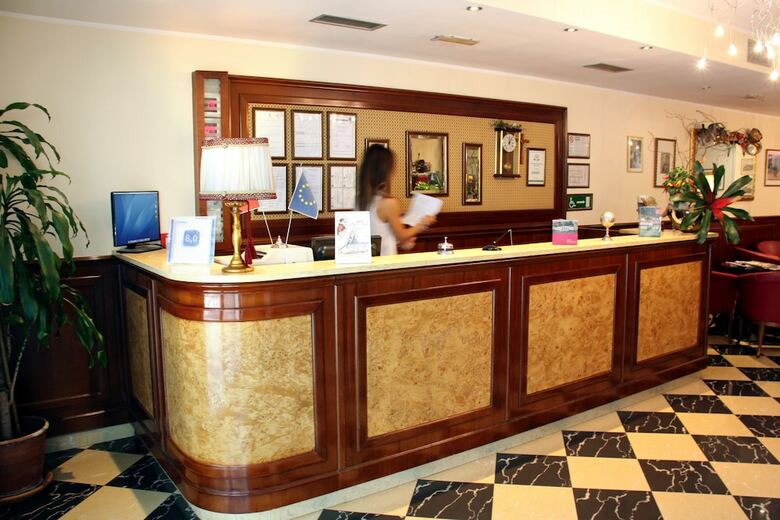Regit Hotel