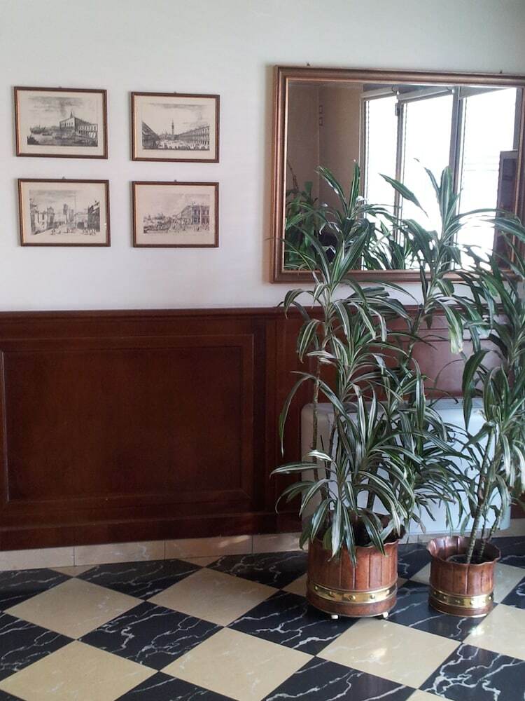Regit Hotel