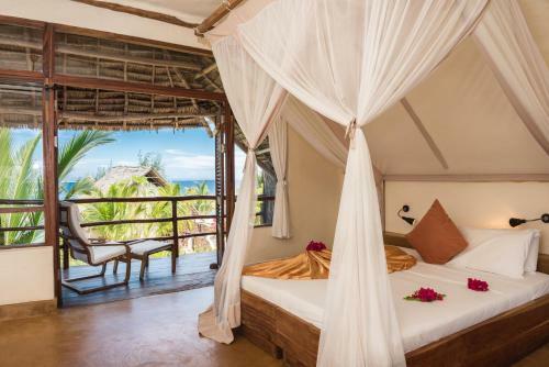 Hotel Sunshine Marine Lodge