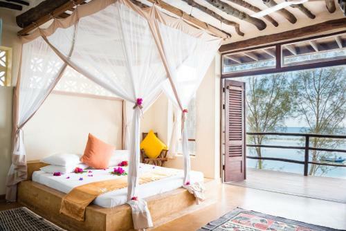 Hotel Sunshine Marine Lodge