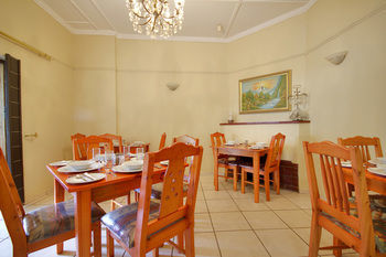 Hostal Eagles Nest Guesthouse