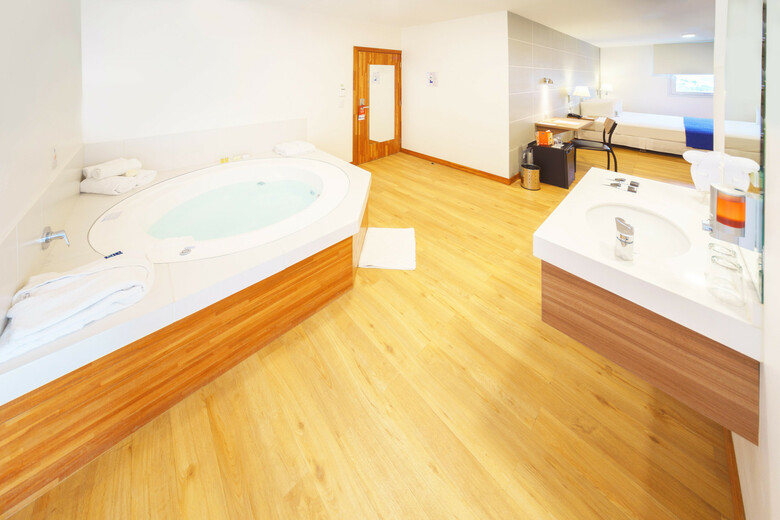 Hotel Lp Equipetrol
