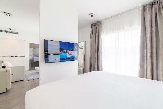 Kube Hotel