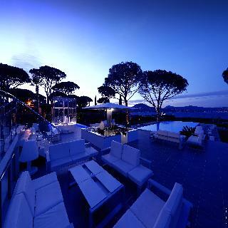 Kube Hotel