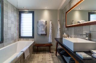 Kube Hotel