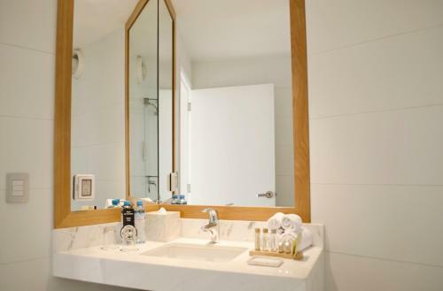 Hotel Ramada Encore San Isidro