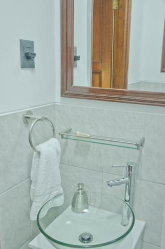 Hostal Larq�a Park Rooms