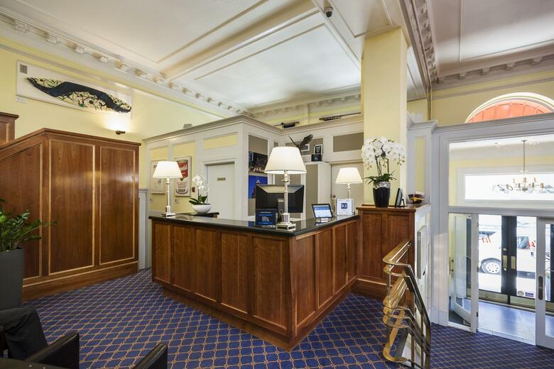 Lhotel