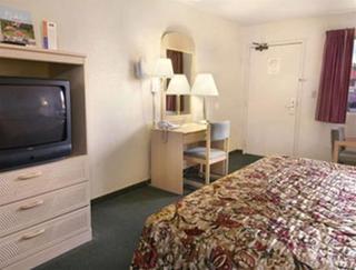 Hotel Howard Johnson Express Inn - Ceres