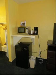 Hotel Howard Johnson Express Inn - Ceres