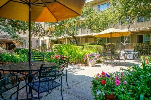 Marin Suites Hotel