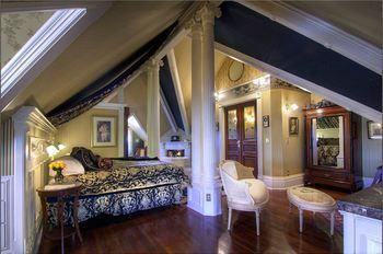 Bed & Breakfast Gingerbread Mansion Inn