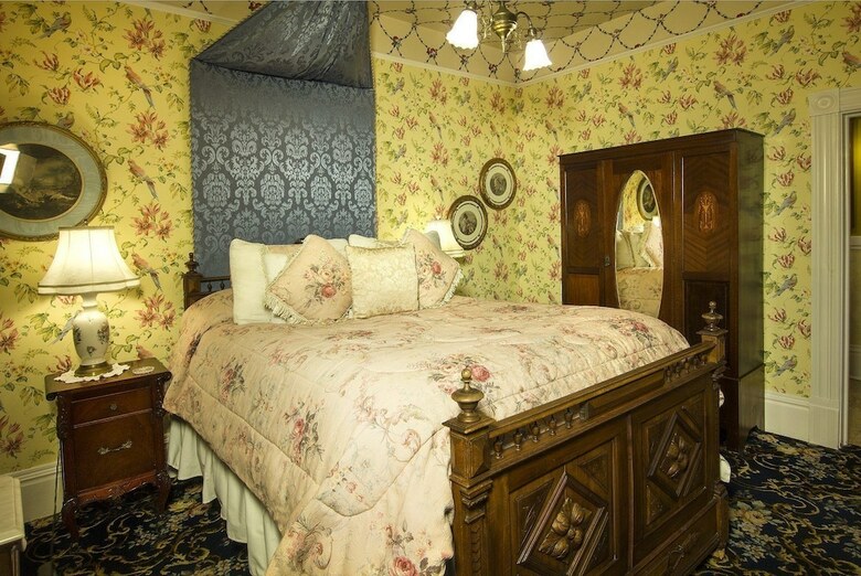 Bed & Breakfast Gingerbread Mansion Inn