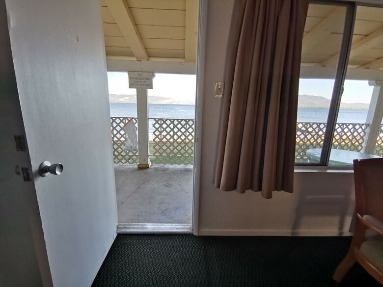 Hotel Skylark Shores Resort