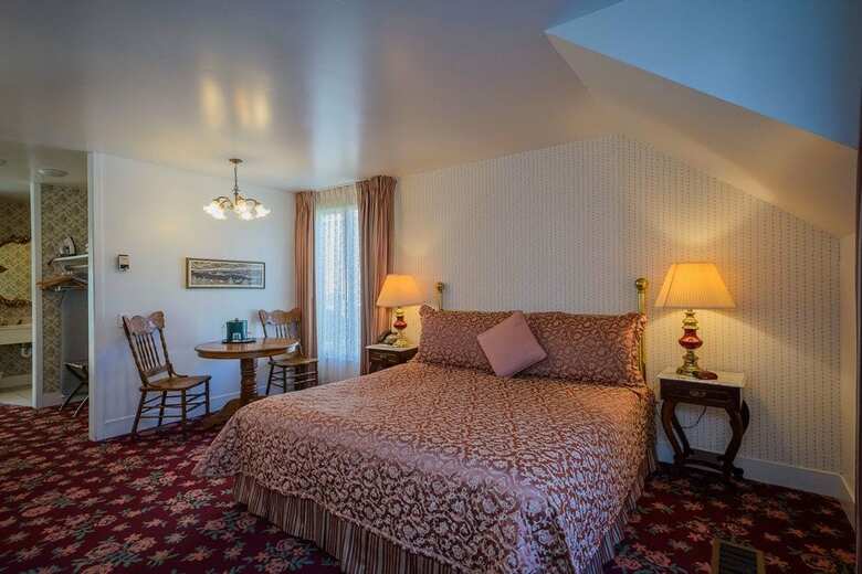 Posada Hill House Inn